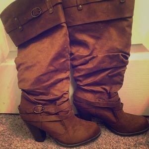 ✨ 3/$10 Slouchy Tan Heeled Boots